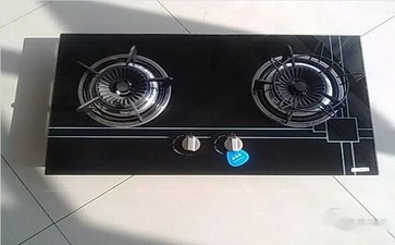 燃气灶溢水后不通电了，故障维修和解决办法