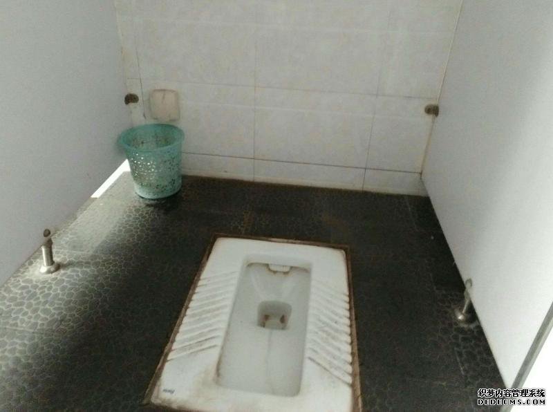 蹲式厕所堵了怎么办