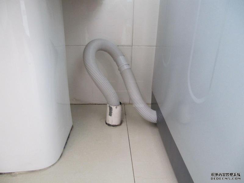 洗衣机水管怎么接